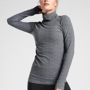 Athleta Flurry Peak Turtleneck M
